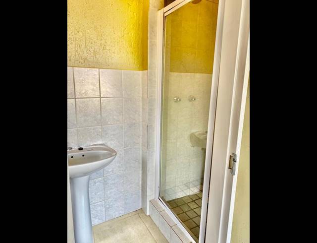 2 BEDROOM PROPERTY TO RENT IN SONNEVELD